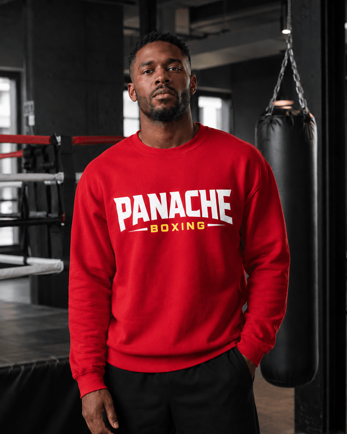 Boxeur portant un sweat personnalisé floqué « Panache Boxing »